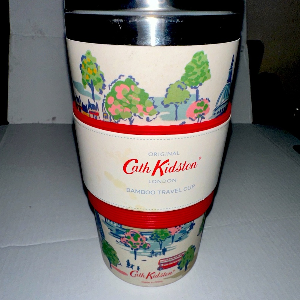 Tumbler/Mug thermal cup wit a beautiful classic cath kidston design.